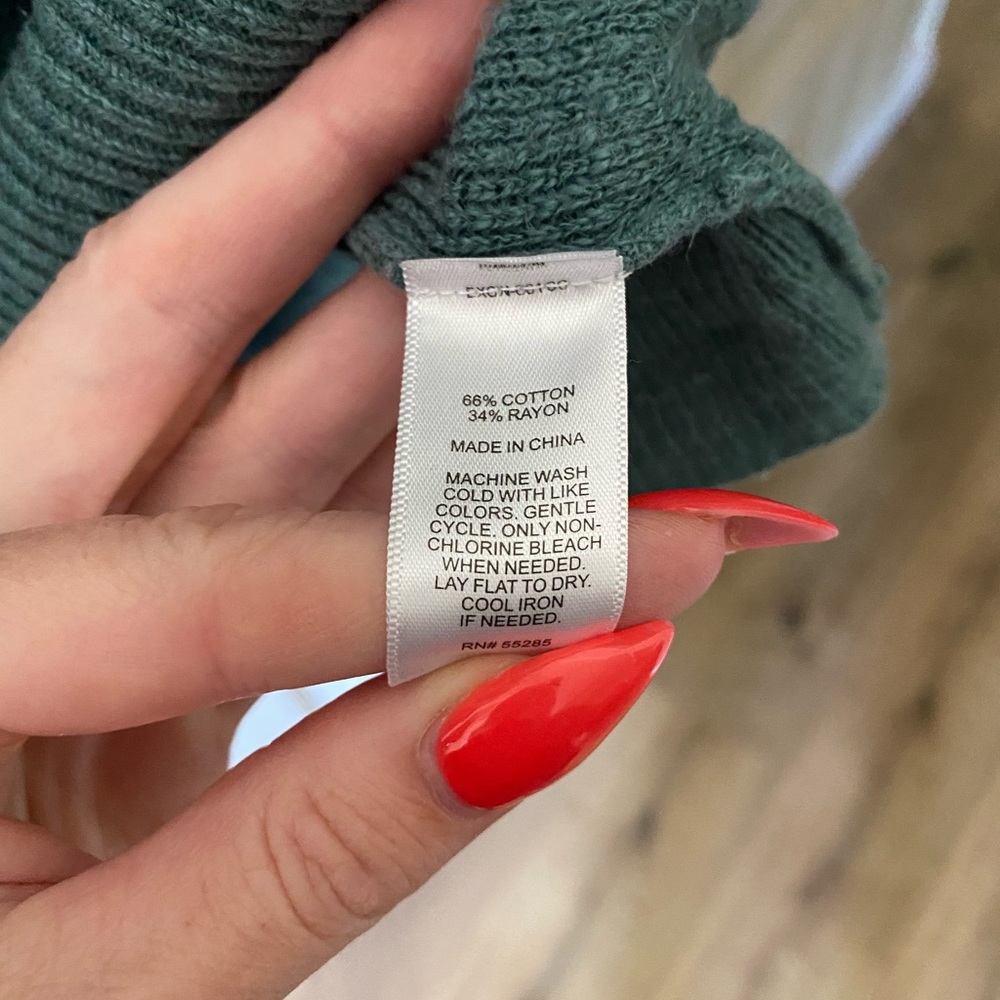 Express sweater - Picture 3 of 3